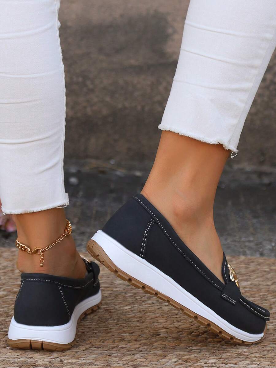 Kendra | Canvas-Look Chain Loafers, colour Black