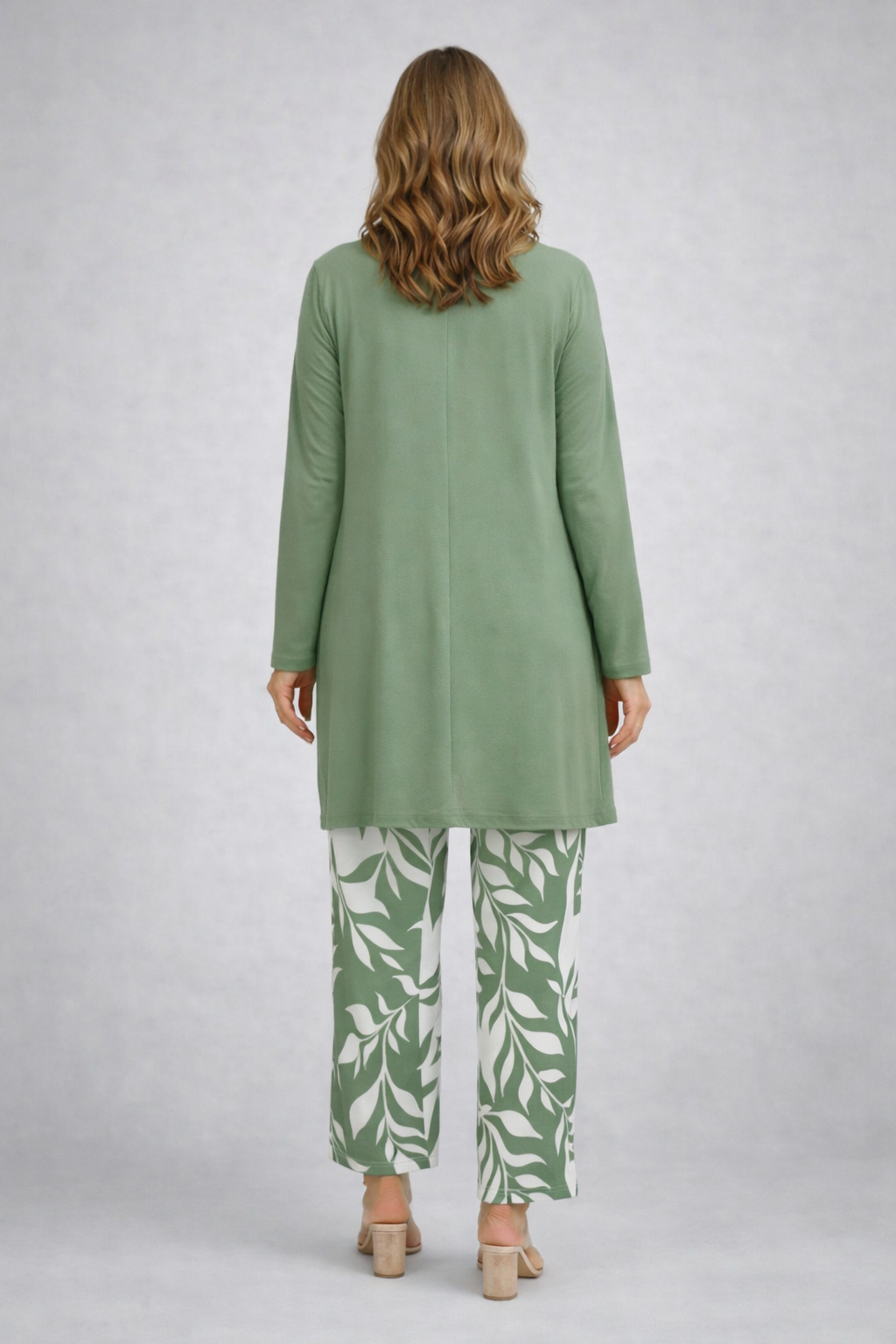 Lois | Green Three-Piece Set with Leaf Trousers, colour Green